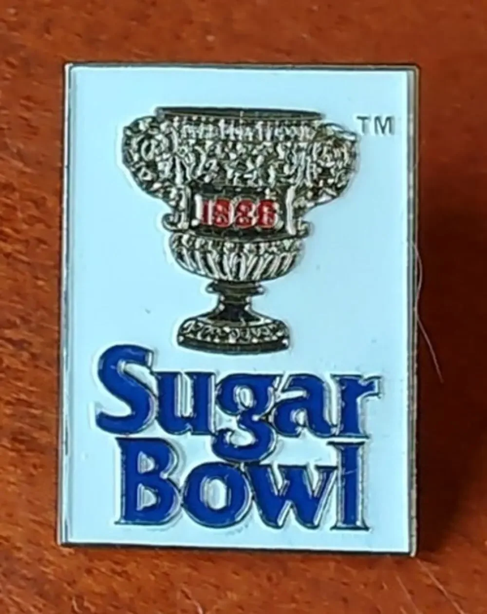Sugar Bowl 1986 Trophy Pin Tennessee vs Miami College Football NCAA
